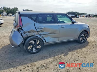 Trzecie zdjęcie samochodu z tyłu: 2023 KIA SOUL GT LINE VIN:KNDJ53AU5P7851348 - miniatura