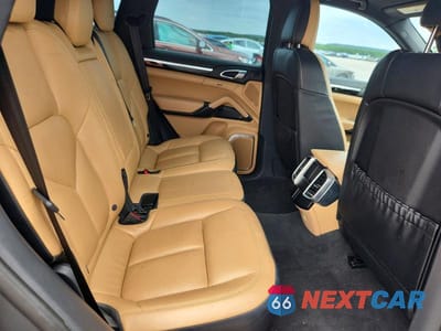 Zdjęcie 11 z 13 samochodu: 2015 PORSCHE CAYENNE S HYBRID VIN:WP1AE2A2XFLA53845 - miniatura