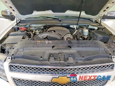 Zdjęcie 12 z 13 samochodu: 2013 CHEVROLET SUBURBAN K1500 LTZ VIN:1GNSKKE78DR299119 - miniatura