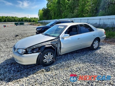 2000 TOYOTA CAMRY LE 4T1BG22K9YU008581 - główne zdjęcie licytacji z USA - miniatura