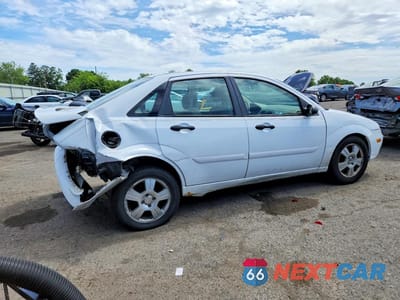 Trzecie zdjęcie samochodu z tyłu: 2005 FORD FOCUS ZX4 VIN:1FAFP34N15W182170 - miniatura