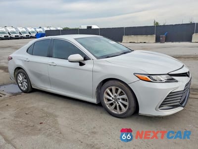 Czwarte zdjęcie samochodu z boku: 2023 TOYOTA CAMRY LE VIN:4T1C11AK5PU091328 - miniatura