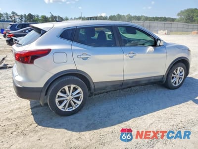 Trzecie zdjęcie samochodu z tyłu: 2018 NISSAN ROGUE SPORT S VIN:JN1BJ1CP5JW102710 - miniatura