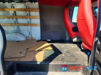 Zdjęcie 11 z 14 samochodu: 2018 CHEVROLET EXPRESS G2500 VIN:1GCWGAFGXJ1911674 - miniatura