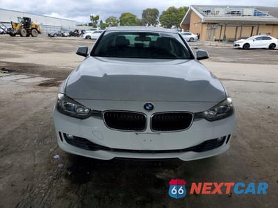 Piąte zdjęcie samochodu w środku: 2013 BMW 328 I SULEV VIN:WBA3C1G54DNR46880 - miniatura
