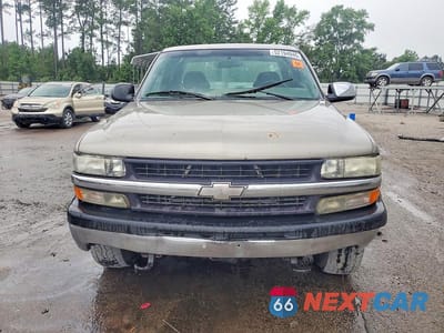 Piąte zdjęcie samochodu w środku: 2001 CHEVROLET SILVERADO K1500 VIN:1GCEK19T21E211918 - miniatura