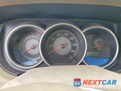 Zdjęcie 9 z 12 samochodu: 2008 NISSAN VERSA VIN:3N1BC11E68L371018 - miniatura