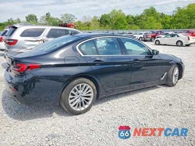 Trzecie zdjęcie samochodu z tyłu: 2021 BMW 530 XI VIN:WBA13BJ06MWX21431 - miniatura