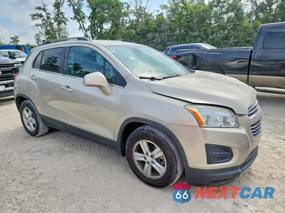 Czwarte zdjęcie samochodu z boku: 2016 CHEVROLET TRAX 1LT VIN:3GNCJLSB7GL245439 - miniatura
