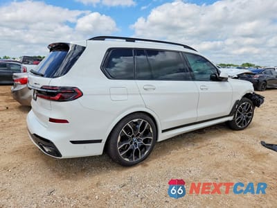 Trzecie zdjęcie samochodu z tyłu: 2026 BMW X7 XDRIVE40I VIN:5UX23EM03T9218133 - miniatura