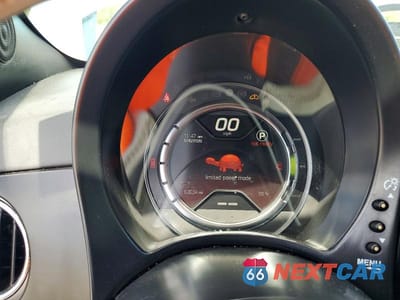 Zdjęcie 9 z 13 samochodu: 2017 FIAT 500 ELECTRIC VIN:3C3CFFGE4HT659945 - miniatura