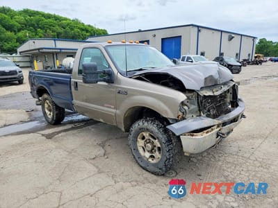 Czwarte zdjęcie samochodu z boku: 2003 FORD F250 SUPER DUTY VIN:1FTNF21P33ED18083 - miniatura
