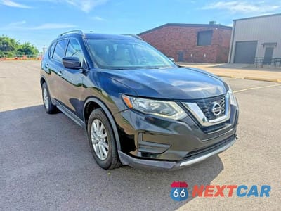 2017 NISSAN ROGUE SV 5N1AT2MV8HC817543 - główne zdjęcie licytacji z USA - miniatura
