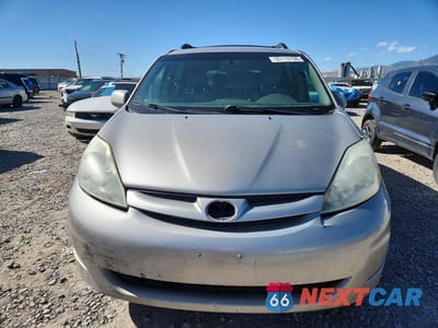 Piąte zdjęcie samochodu w środku: 2008 TOYOTA SIENNA XLE VIN:5TDBK22C78S021197 - miniatura