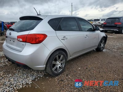 Trzecie zdjęcie samochodu z tyłu: 2011 KIA FORTE EX VIN:KNAFU5A26B5332197 - miniatura