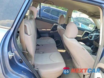 Zdjęcie 11 z 13 samochodu: 2006 TOYOTA RAV4 BASE VIN:JTMBD33VX66018632 - miniatura