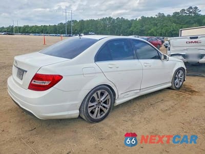 Trzecie zdjęcie samochodu z tyłu: 2014 MERCEDES-BENZ C 250 VIN:WDDGF4HB0EG206823 - miniatura
