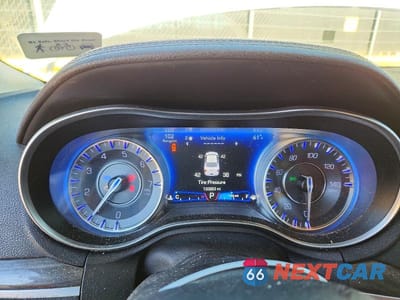 Zdjęcie 9 z 12 samochodu: 2019 CHRYSLER 300 TOURING VIN:2C3CCAAG8KH700888 - miniatura