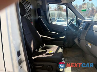 Piąte zdjęcie samochodu w środku: 2017 MERCEDES-BENZ SPRINTER 2500 VIN:WD3PE7CD0HP545863 - miniatura