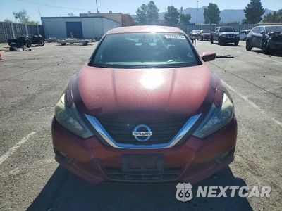 Piąte zdjęcie samochodu w środku: 2018 NISSAN ALTIMA 2.5 SR VIN:1N4AL3AP4JC135531 - miniatura