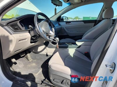 Zdjęcie 7 z 12 samochodu: 2019 HYUNDAI SONATA SEL VIN:5NPE34AF6KH812187 - miniatura