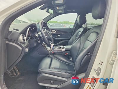 Zdjęcie 7 z 13 samochodu: 2017 MERCEDES-BENZ GLC 300 4MATIC VIN:WDC0G4KBXHF165347 - miniatura