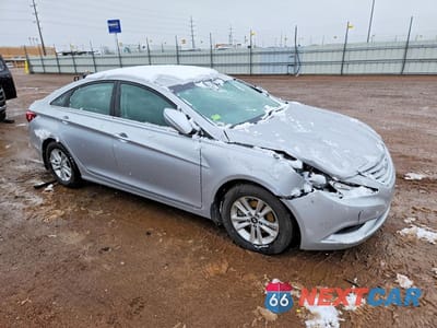Czwarte zdjęcie samochodu z boku: 2011 HYUNDAI SONATA GLS VIN:5NPEB4AC2BH170222 - miniatura