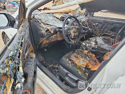 Zdjęcie 8 z 12 samochodu: 2019 TOYOTA PRIUS LE VIN:JTDKARFU6K3074710 - miniatura
