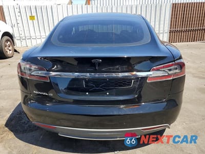 Zdjęcie 6 z 13 samochodu: 2013 TESLA MODEL S VIN:5YJSA1CN4DFP04485 - miniatura