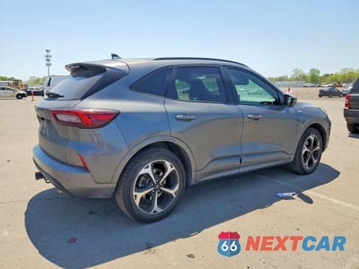 Trzecie zdjęcie samochodu z tyłu: 2023 FORD ESCAPE ST LINE SELECT VIN:1FMCU9NA3PUA94493 - miniatura