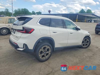 Trzecie zdjęcie samochodu z tyłu: 2023 BMW X1 XDRIVE28I VIN:WBX73EF0XP5X28290 - miniatura