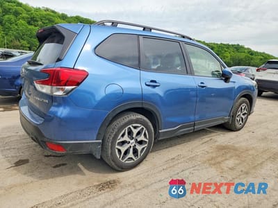 Trzecie zdjęcie samochodu z tyłu: 2022 SUBARU FORESTER PREMIUM VIN:JF2SKAEC9NH513592 - miniatura