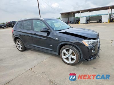 Czwarte zdjęcie samochodu z boku: 2017 BMW X3 SDRIVE28I VIN:5UXWZ7C30H0X41614 - miniatura