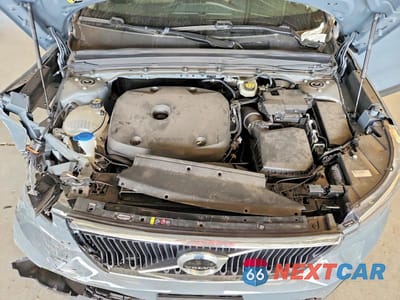 Zdjęcie 11 z 12 samochodu: 2021 VOLVO XC40 T5 MOMENTUM VIN:YV4162UK8M2409381 - miniatura