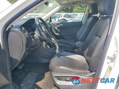 Zdjęcie 7 z 12 samochodu: 2021 VOLKSWAGEN TIGUAN SE VIN:3VV2B7AX0MM152825 - miniatura