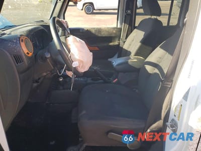 Zdjęcie 7 z 12 samochodu: 2018 JEEP WRANGLER UNLIMITED SPORT VIN:1C4BJWDG4JL860113 - miniatura