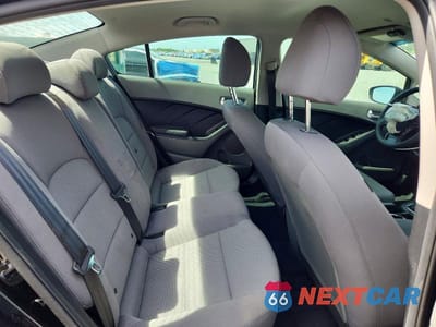 Zdjęcie 10 z 13 samochodu: 2018 KIA FORTE LX VIN:3KPFK4A70JE283533 - miniatura