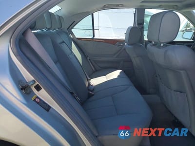 Zdjęcie 10 z 12 samochodu: 2002 MERCEDES-BENZ E 320 4MATIC VIN:WDBJF82J82X072838 - miniatura