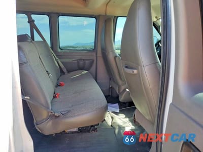 Zdjęcie 6 z 10 samochodu: 2018 CHEVROLET EXPRESS G3500 LS VIN:1GAZGNFP9J1336299 - miniatura