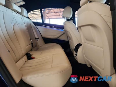 Zdjęcie 10 z 12 samochodu: 2022 BMW 530 I VIN:WBA53BH02NWX47453 - miniatura