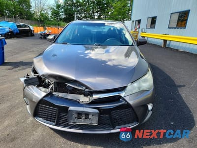 Piąte zdjęcie samochodu w środku: 2016 TOYOTA CAMRY SE VIN:4T1BF1FK8GU604402 - miniatura