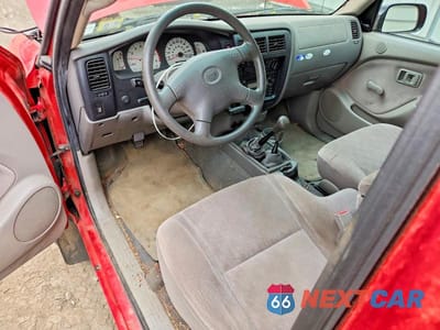 Zdjęcie 8 z 12 samochodu: 2002 TOYOTA TACOMA XTRACAB VIN:5TEWM72N02Z059858 - miniatura