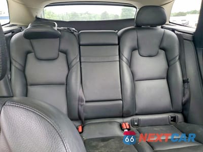 Zdjęcie 10 z 13 samochodu: 2019 VOLVO XC60 T5 VIN:LYV102RK5KB184765 - miniatura