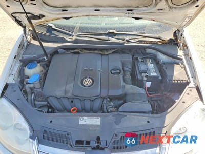 Zdjęcie 11 z 12 samochodu: 2010 VOLKSWAGEN JETTA SE VIN:3VWRZ7AJ0AM123953 - miniatura