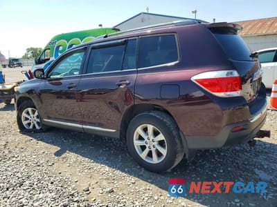 Drugie zdjęcie samochodu z przodu: 2011 TOYOTA HIGHLANDER BASE VIN:5TDBK3EH9BS088985 - miniatura