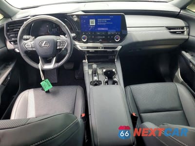 Zdjęcie 8 z 14 samochodu: 2025 LEXUS RX 350 PREMIUM VIN:JTJCHMAA5S2033794 - miniatura