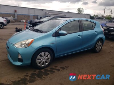 2013 TOYOTA PRIUS C ONE JTDKDTB39D1042575 - główne zdjęcie licytacji z USA - miniatura