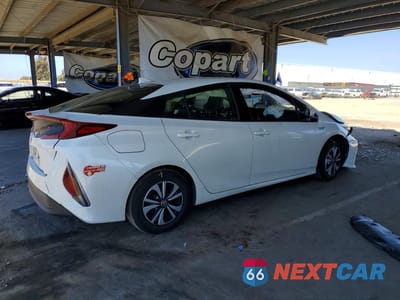 Trzecie zdjęcie samochodu z tyłu: 2017 TOYOTA PRIUS PRIME PREMIUM VIN:JTDKARFP4H3042924 - miniatura