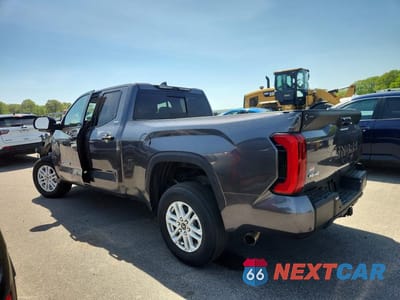 Drugie zdjęcie samochodu z przodu: 2023 TOYOTA TUNDRA SR5 VIN:5TFLA5DA2PX058106 - miniatura