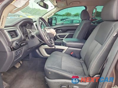 Zdjęcie 7 z 13 samochodu: 2019 NISSAN TITAN SV VIN:1N6AA1E57KN501966 - miniatura